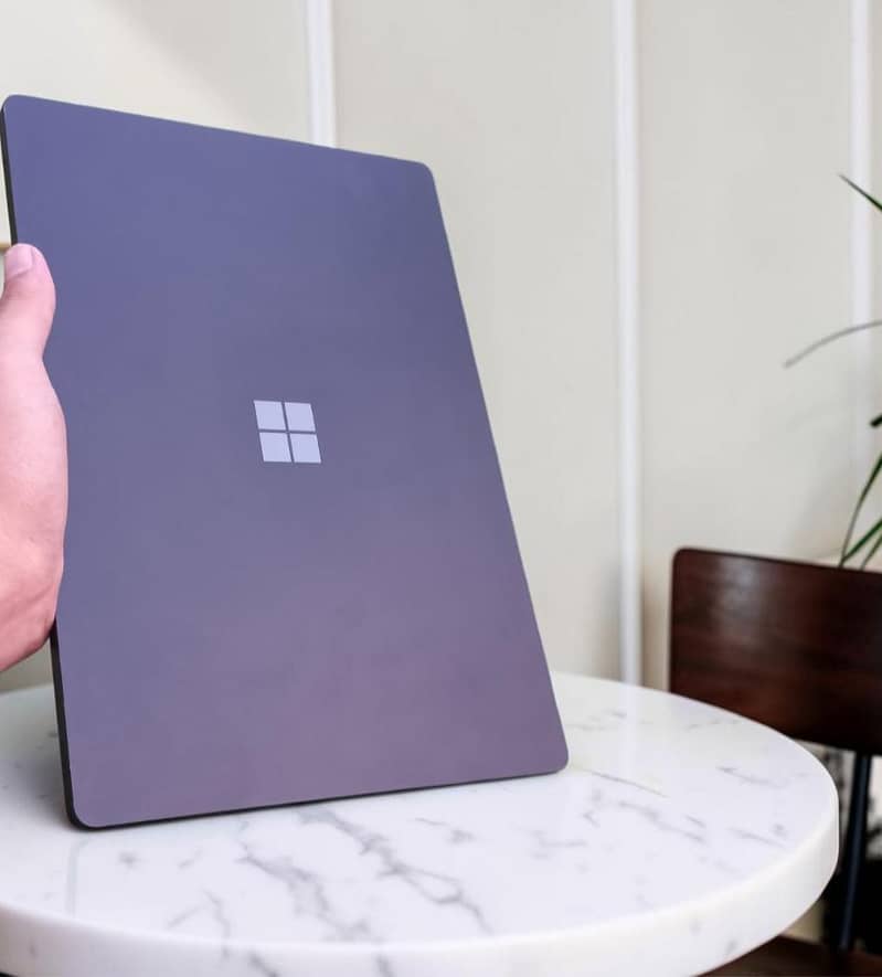 Microsoft Surface 5 | 4Gb Iris Graphics | Touch Display 4