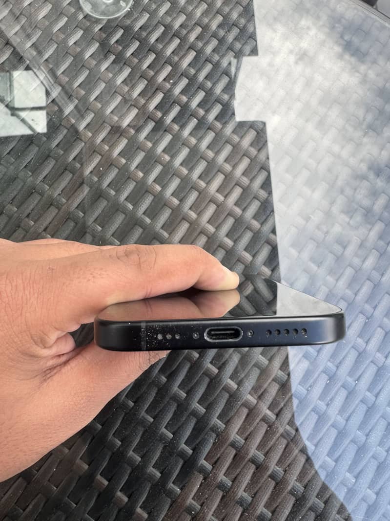 Apple iPhone 16 5