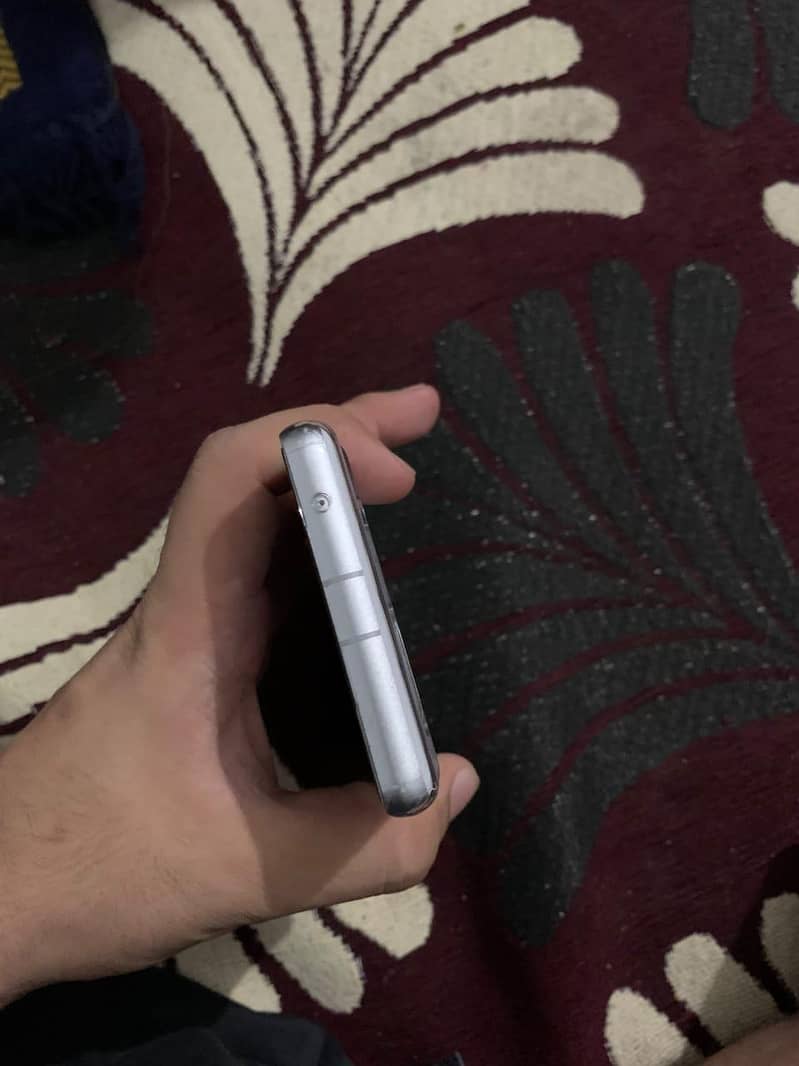 Google Pixel 7a 5