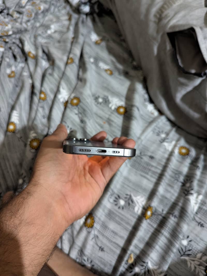 Apple iPhone 13 Pro 1