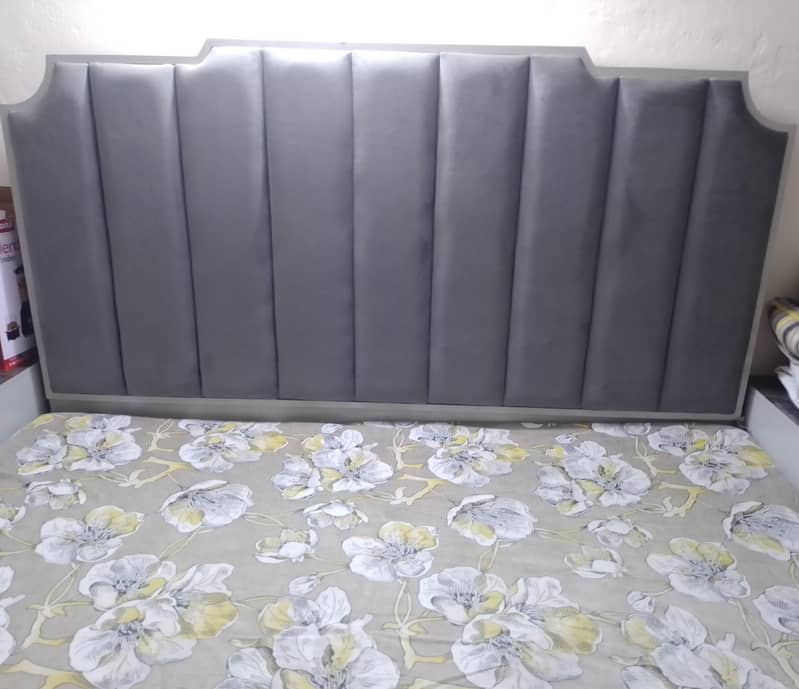 King Bed 0