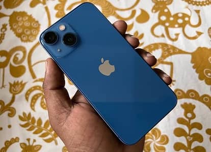Apple iPhone 13