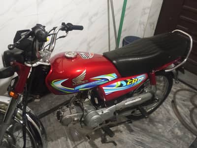 2024 model bike h. 10900 km driven only.