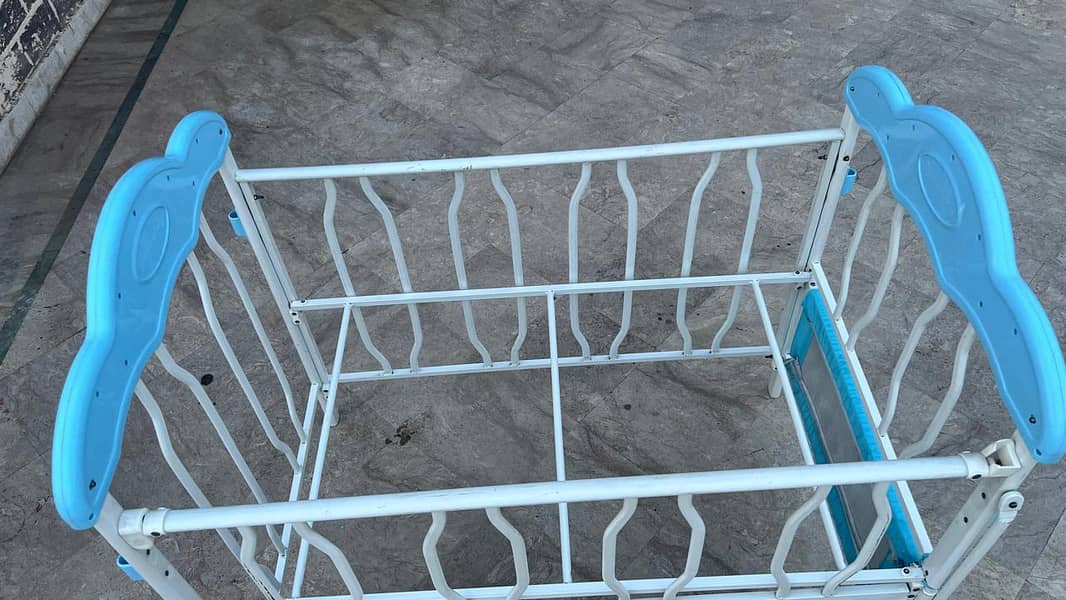 baby cot 1