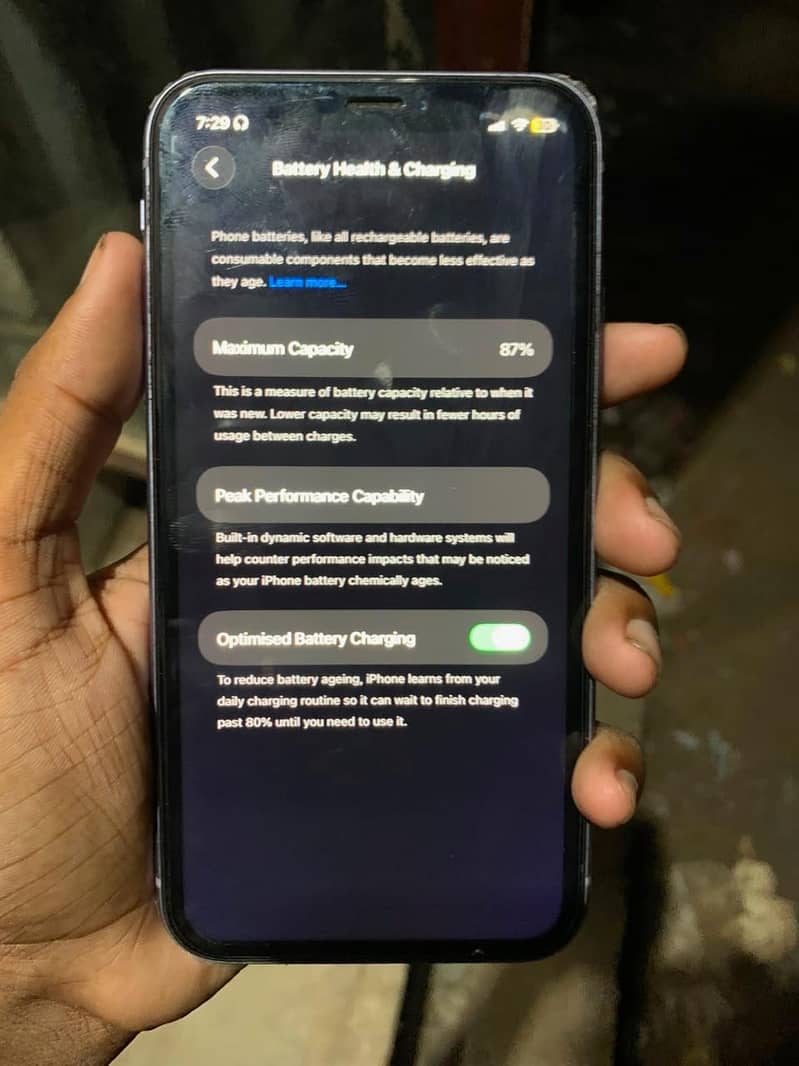 Apple iPhone 11 4