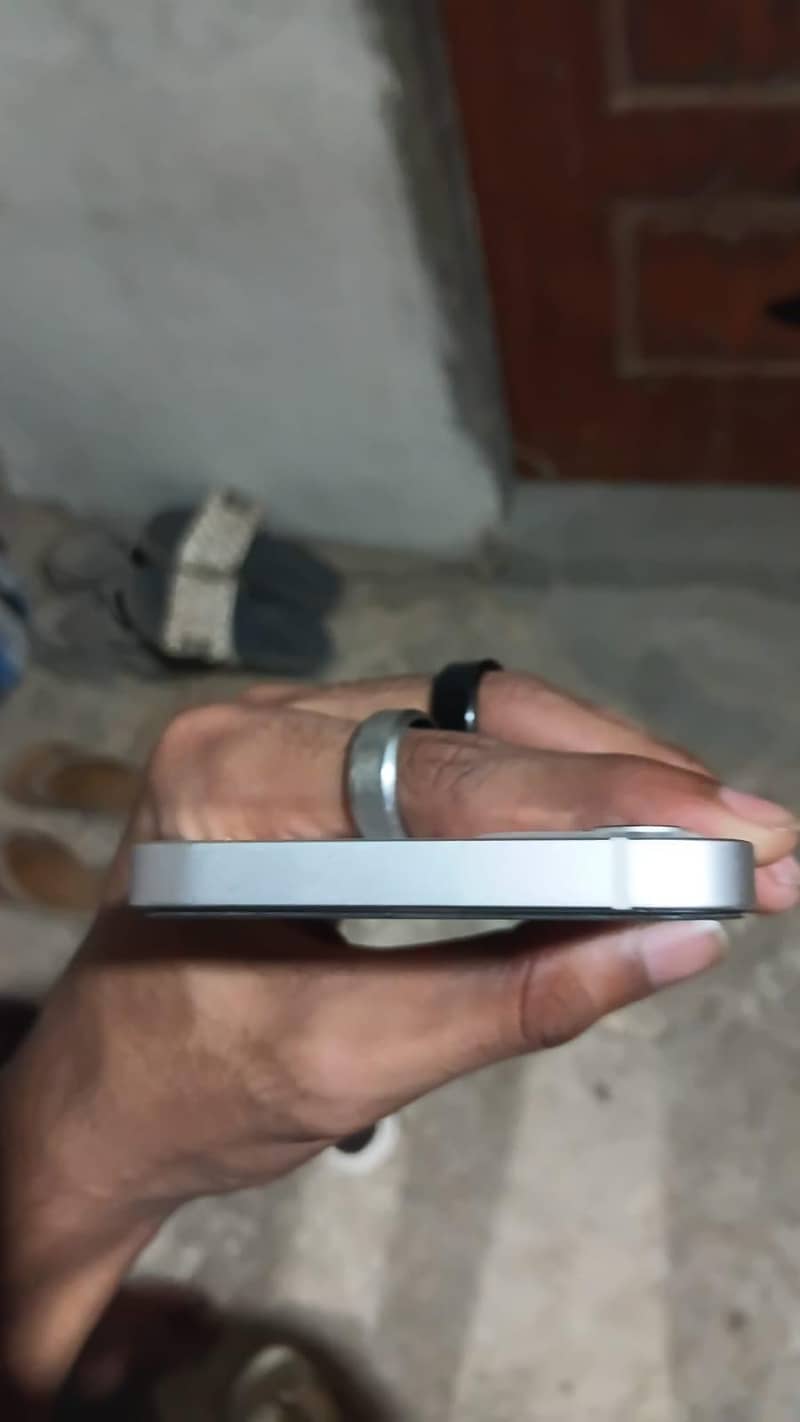 Apple iPhone 12 5