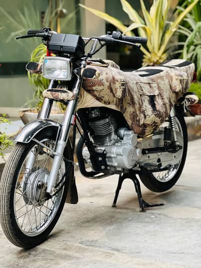 Honda 125 Special Edition Red