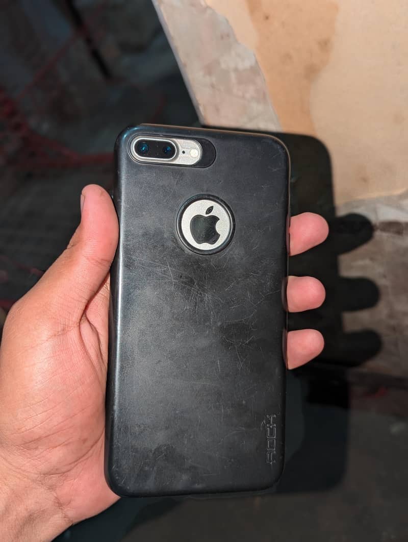 Apple iPhone 7 Plus 2