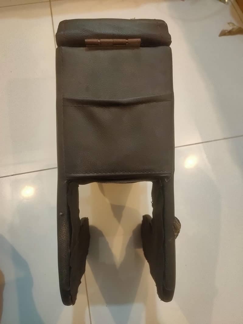 ARM REST AVAILABLE 9