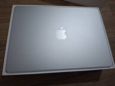 New MAC M5 Air urgent sale