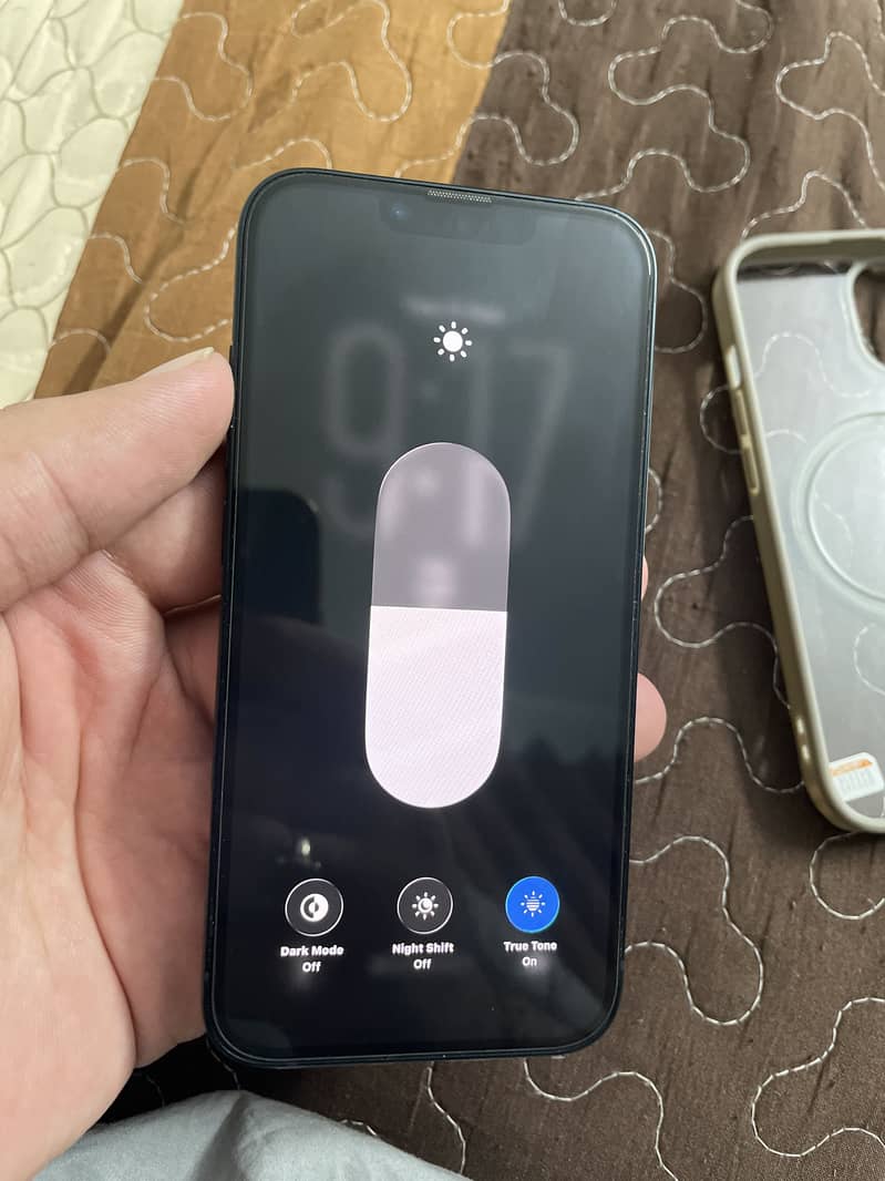 Apple iPhone 14 3