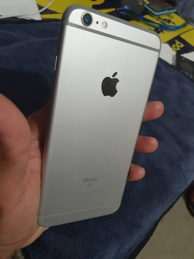 Apple iPhone 6S Plus 1