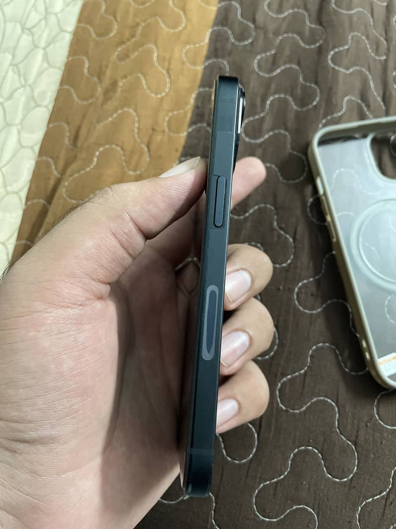 Apple iPhone 14 2