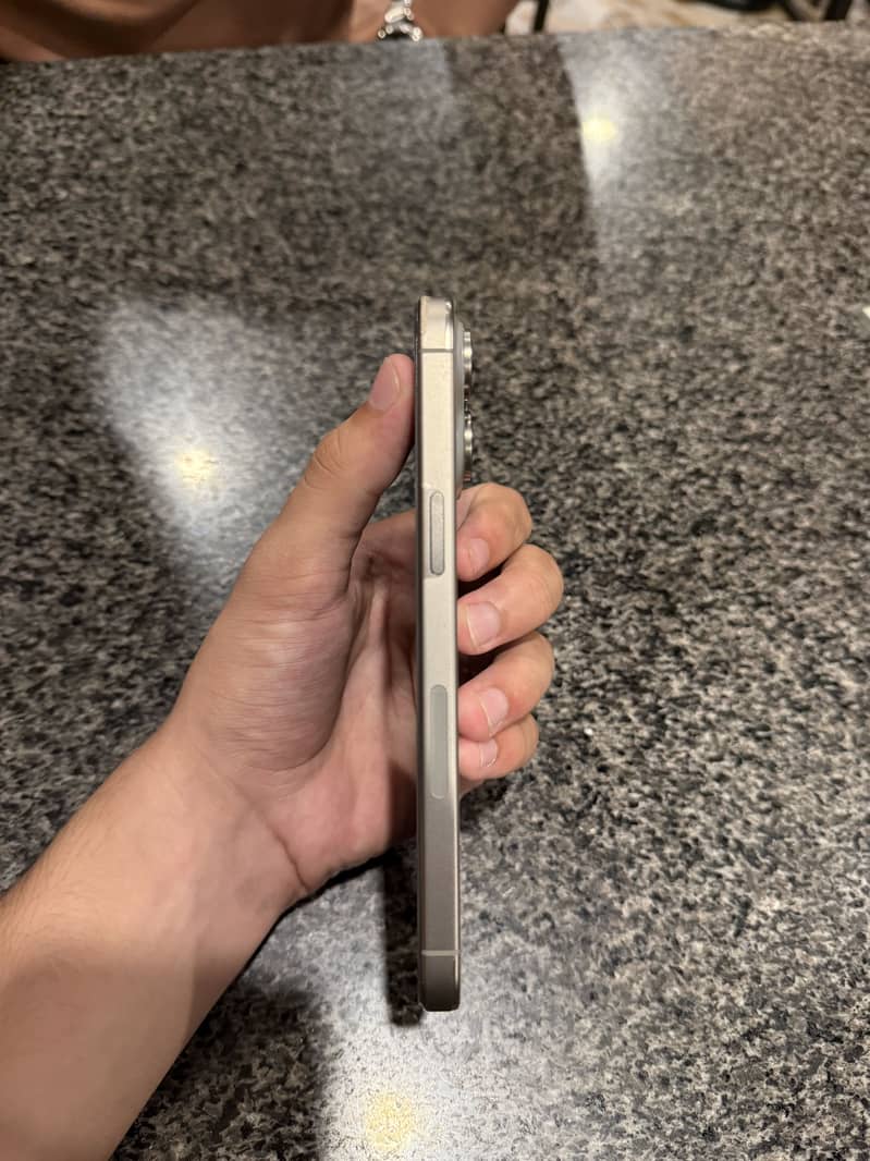 Apple iPhone 15 Pro Max 3