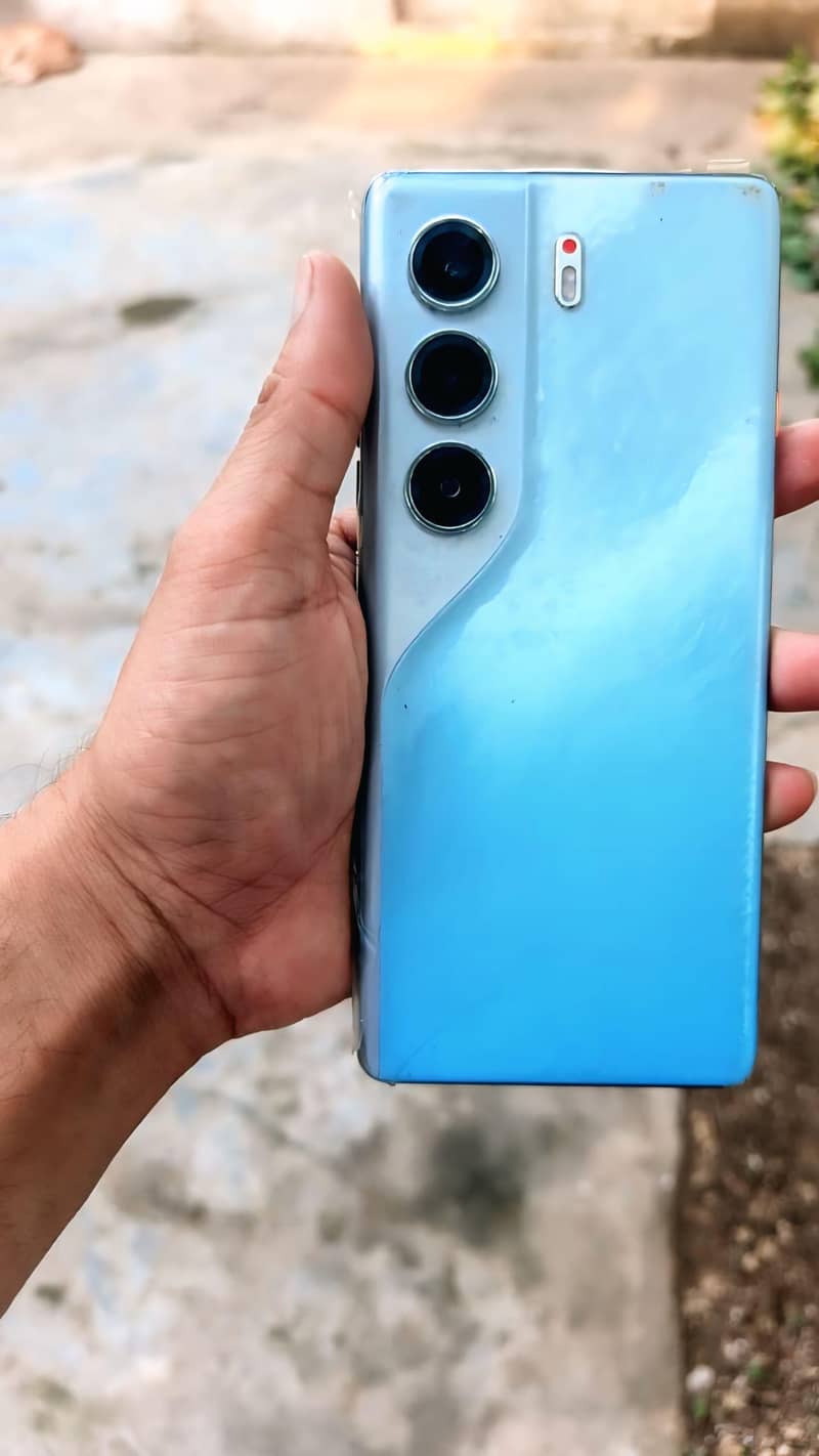 Tecno CAMON 40 Pro 4