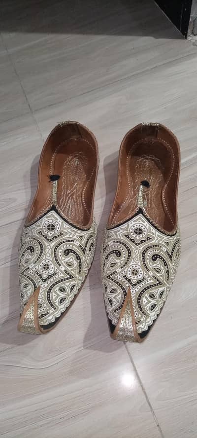 beautiful men's Khussa