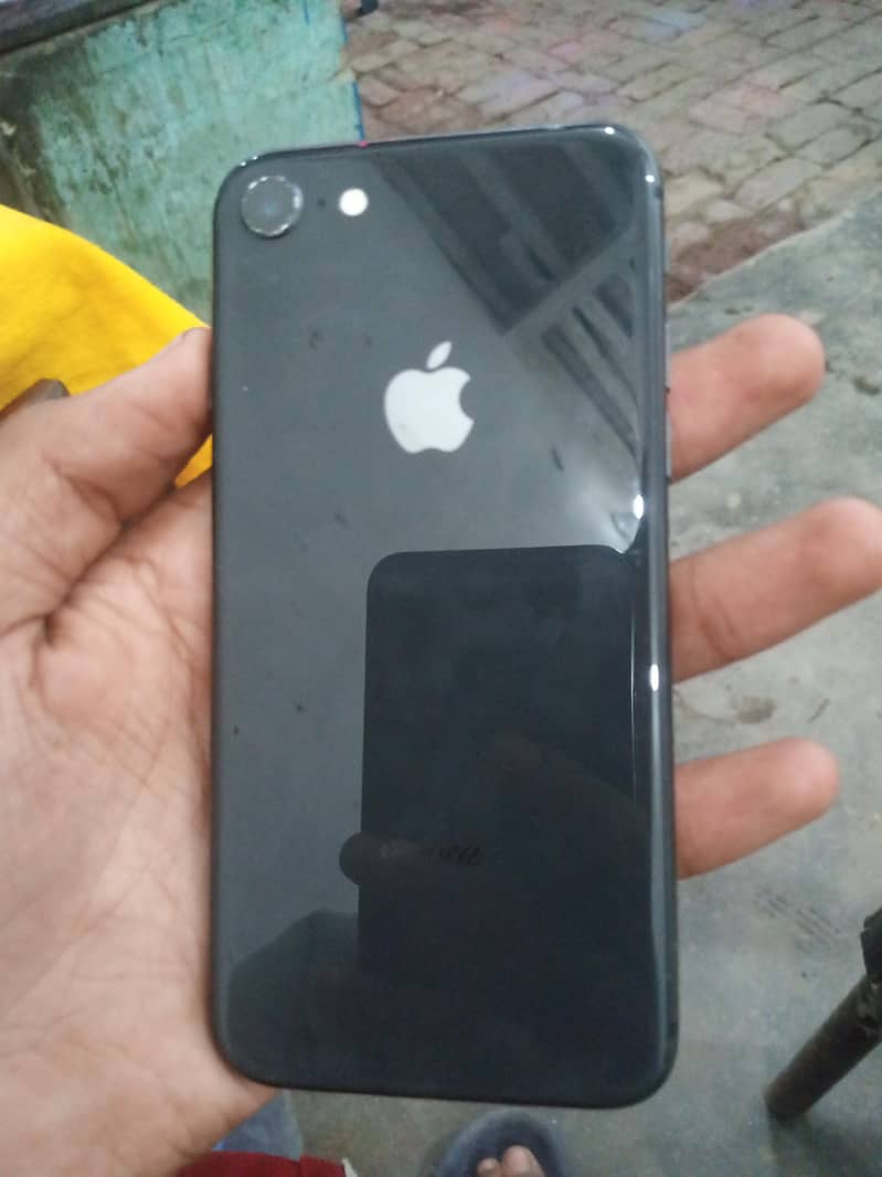 Apple iPhone 8 0