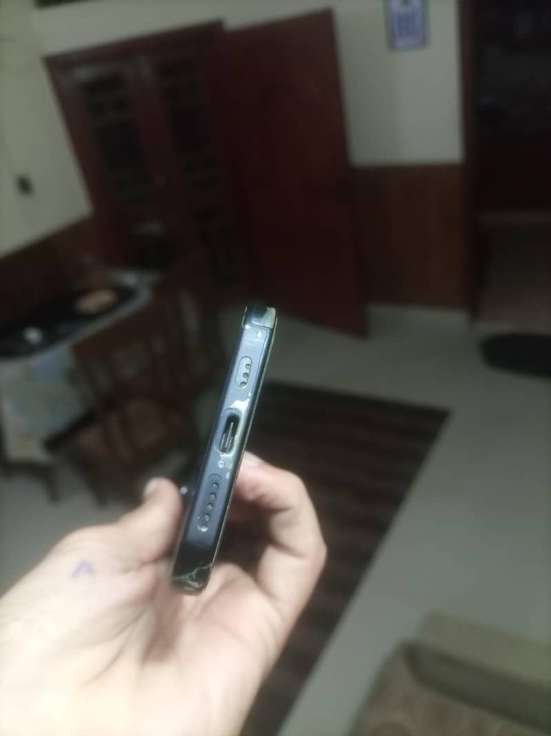 Apple iPhone 15 plus 4