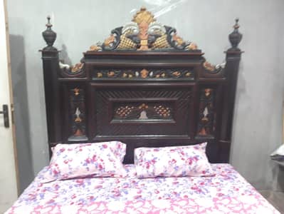 wooden bed set