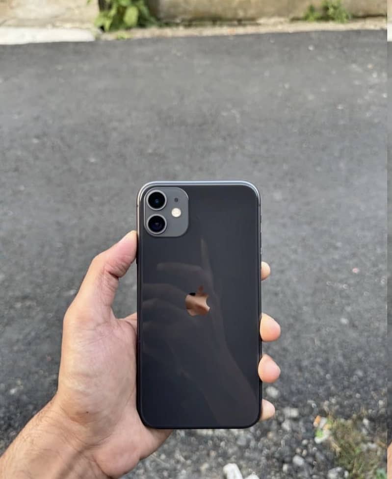 Apple iPhone 11 3