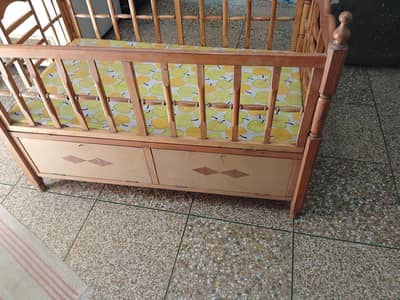 baby cot