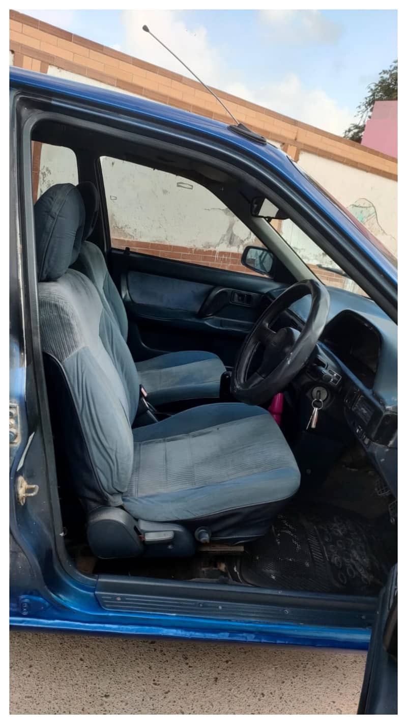 Mazda 323 1990 model 7