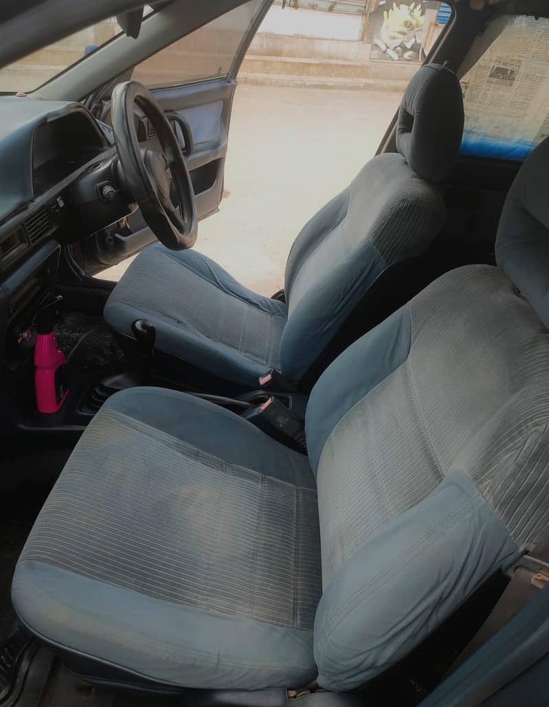 Mazda 323 1990 model 10