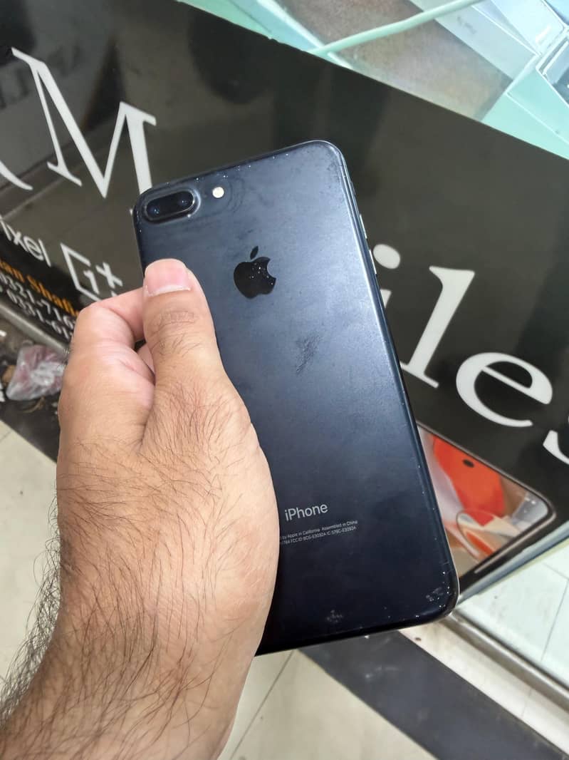 Apple iPhone 7 Plus 0