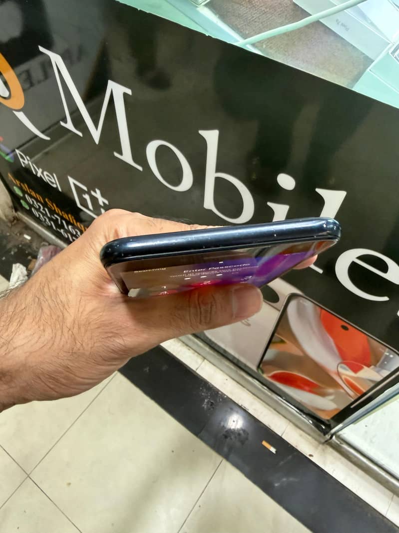 Apple iPhone 7 Plus 2