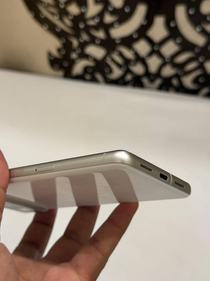 Google Pixel 7 4