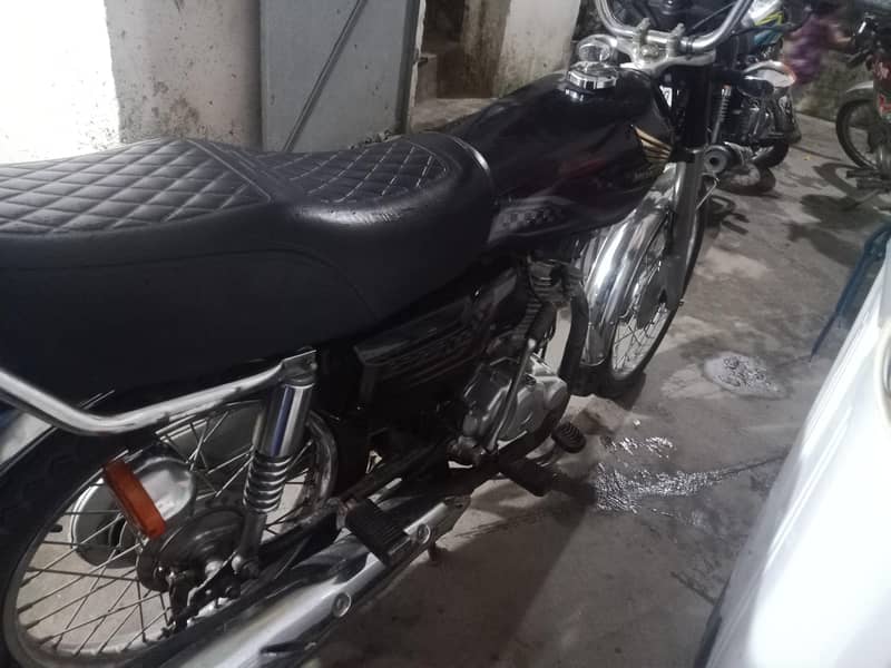2024 model black 1