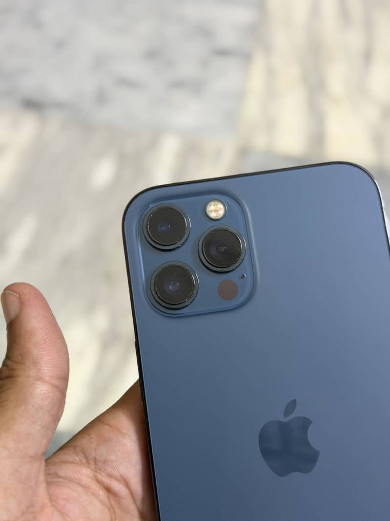 Iphone 12 pro max 4
