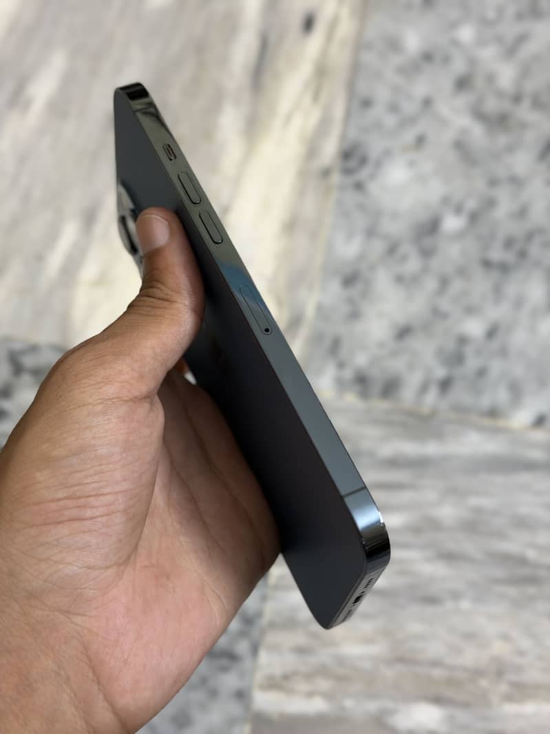 Iphone 12 pro max 5