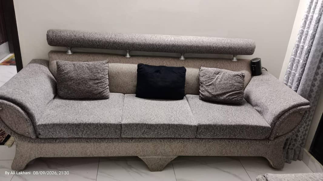 5 seater sofa 0