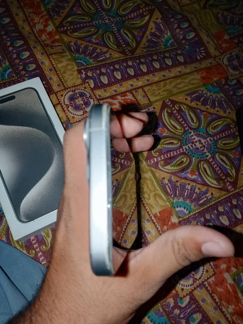 Apple iPhone 15 Pro Max 2