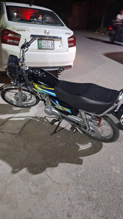 Honda 125 Black colour