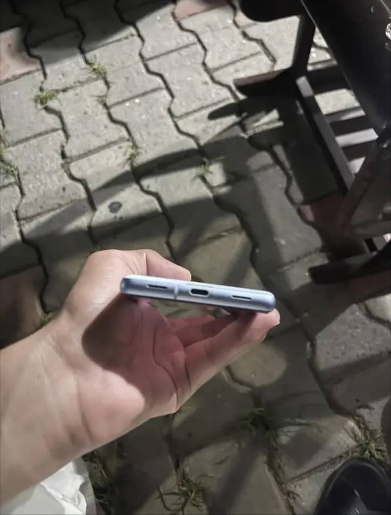 Google Pixel 7a 3