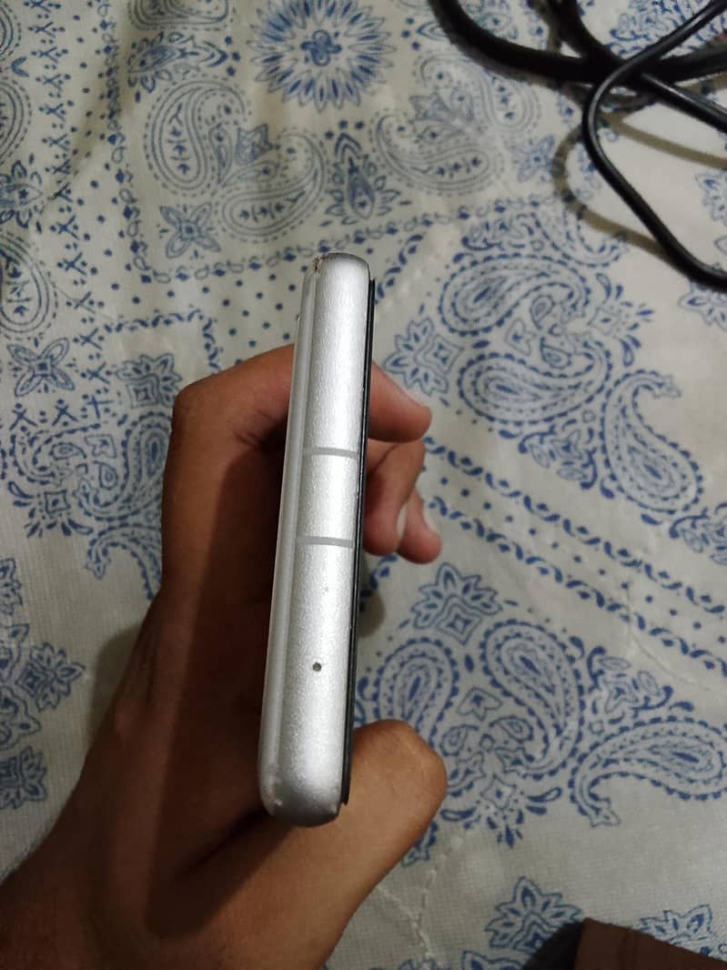Google Pixel 7a 2
