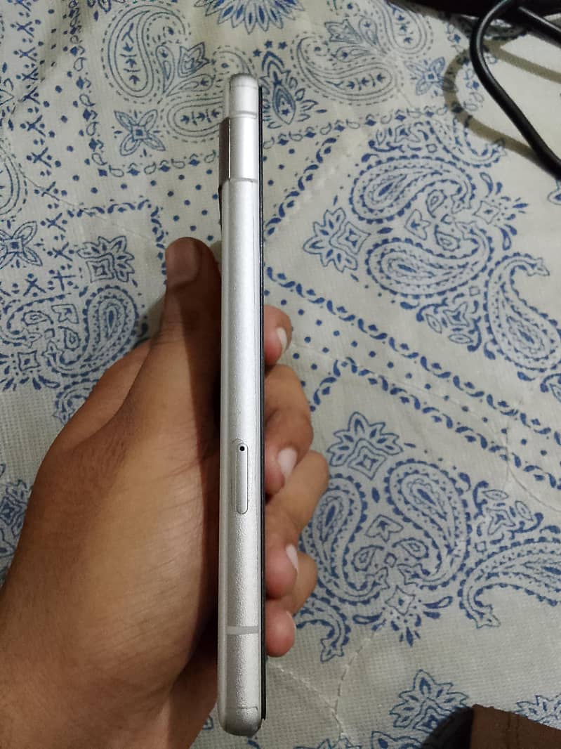 Google Pixel 7a 4