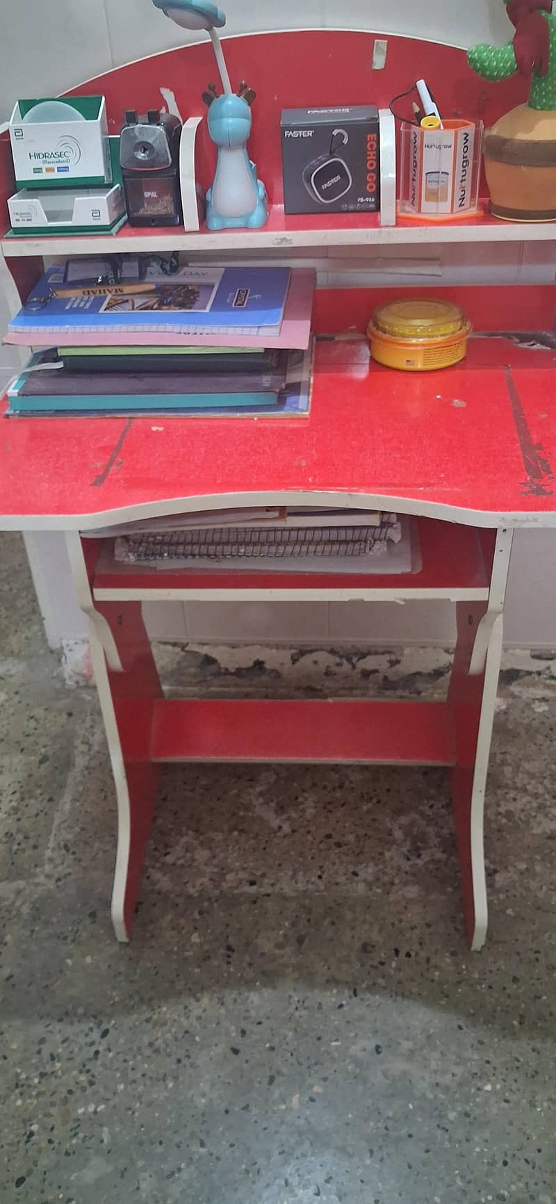 study table with chair 3