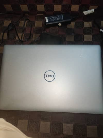 Dell Latitude 5521