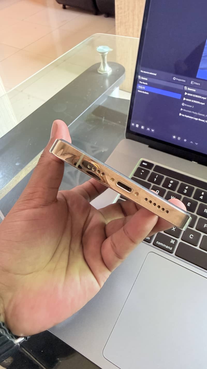 Apple iPhone 14 Pro Max 8