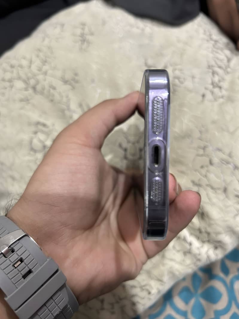 Apple iPhone 14 Pro 0