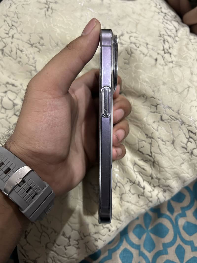 Apple iPhone 14 Pro 2
