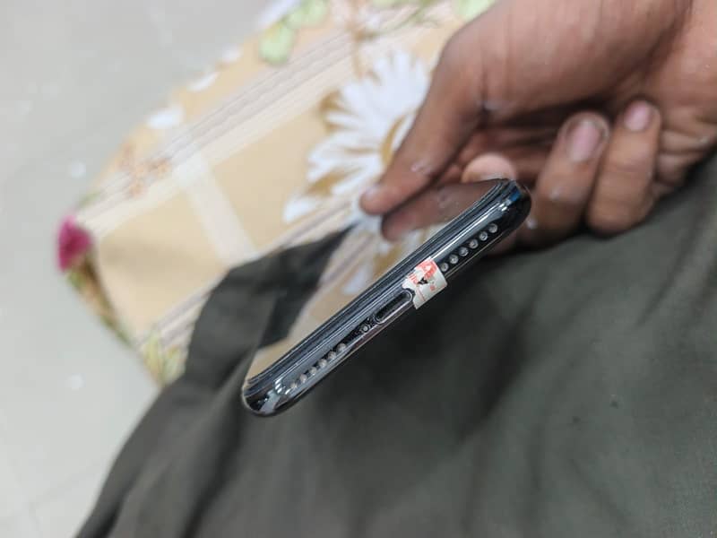 Apple iPhone X 3