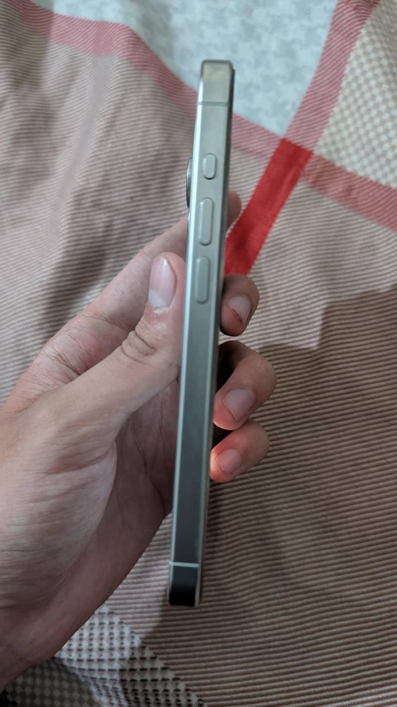 Apple iPhone 15 Pro 1