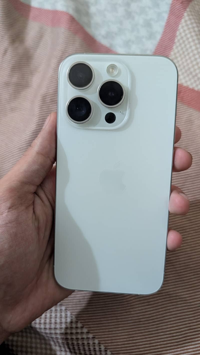 Apple iPhone 15 Pro 2
