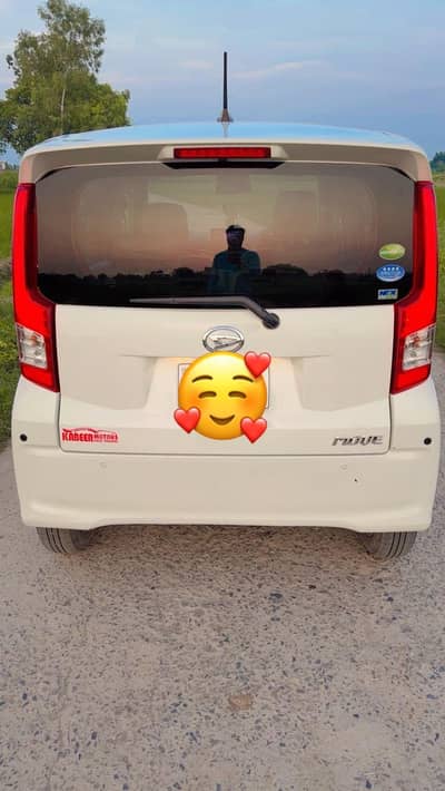 Daihatsu Move car