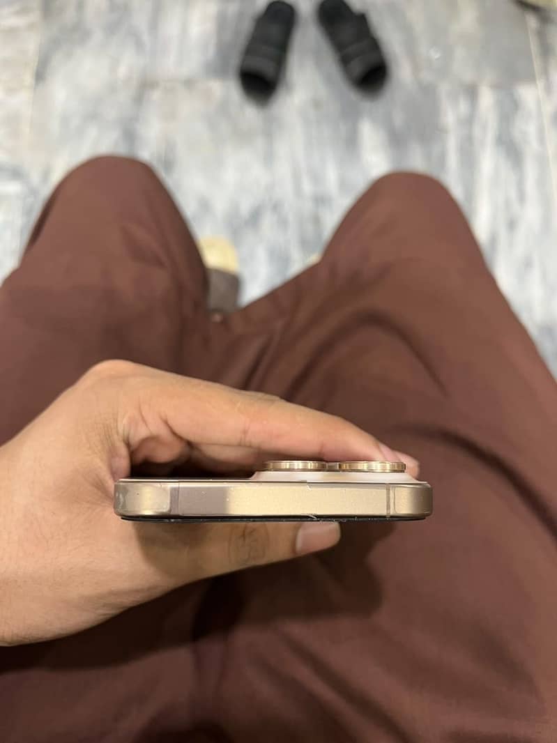 Apple iPhone 16 Pro Max 5