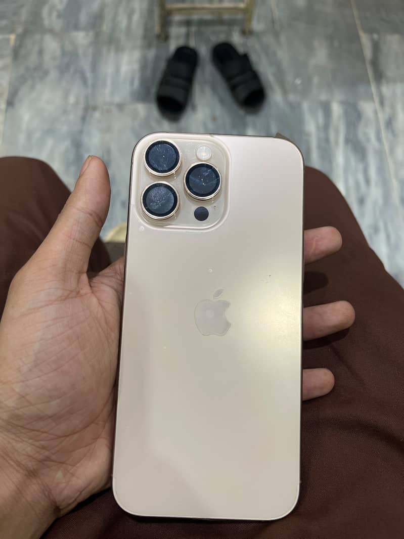 Apple iPhone 16 Pro Max 7